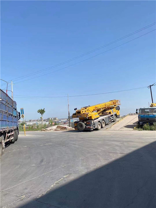 云岩区25吨吊车的租赁价格大概是多少？